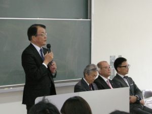 2016年度第１回経済経営特殊講義：開講式、㈱ストライプインターナショナル　石川康晴社長